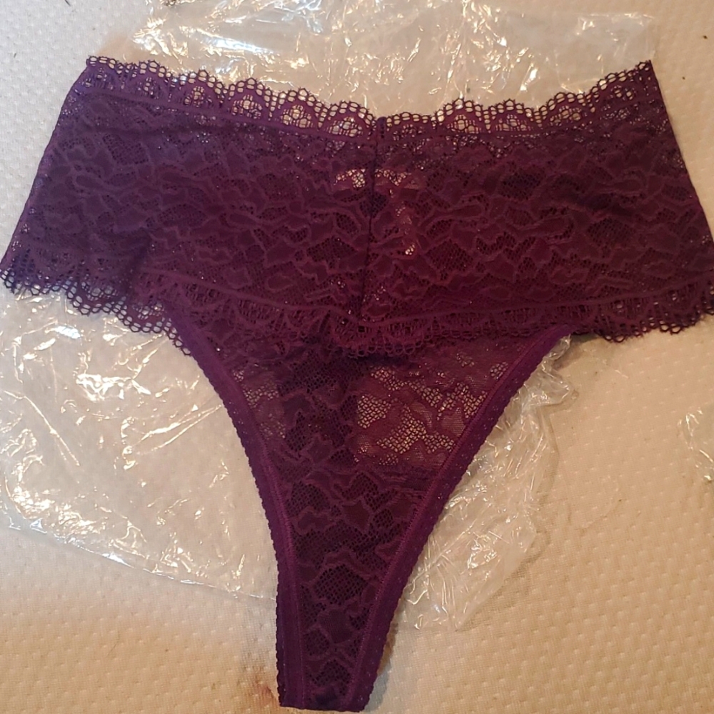 NWT Soma Embraceable Lace Thong